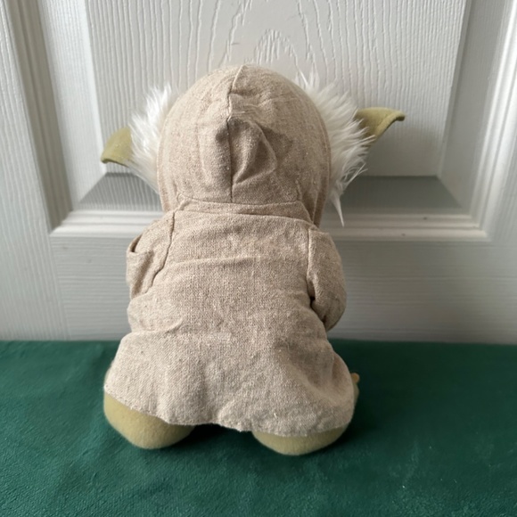 Disney, Star Wars , talking Yoda Plush, 9” tall - Picture 3 of 6